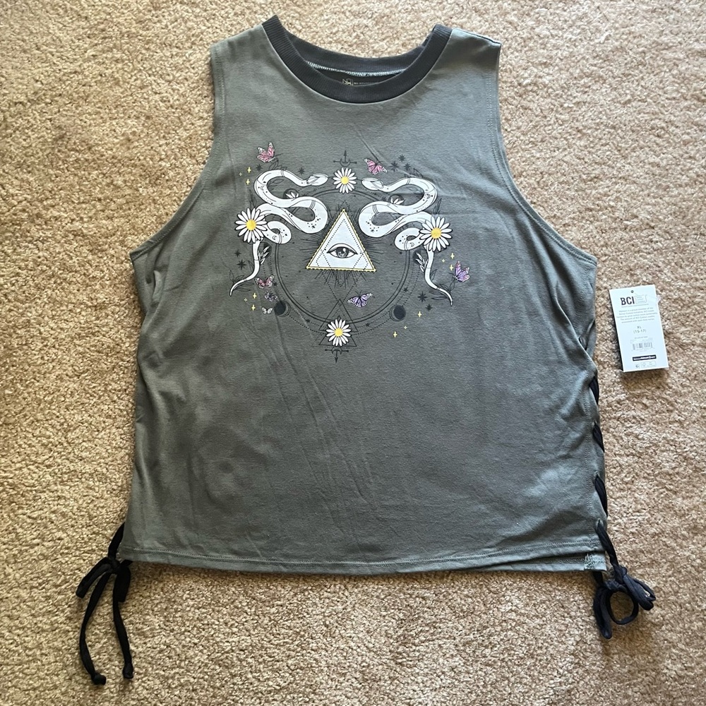 NWT. No Boundaries. Cute Tank Top. Juniors Size XL (15-17). Side tie strings